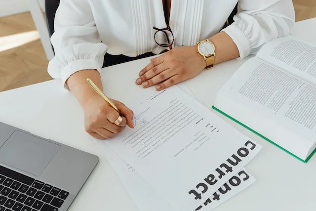 Defining the Difference Between a Contract vs. Agreement