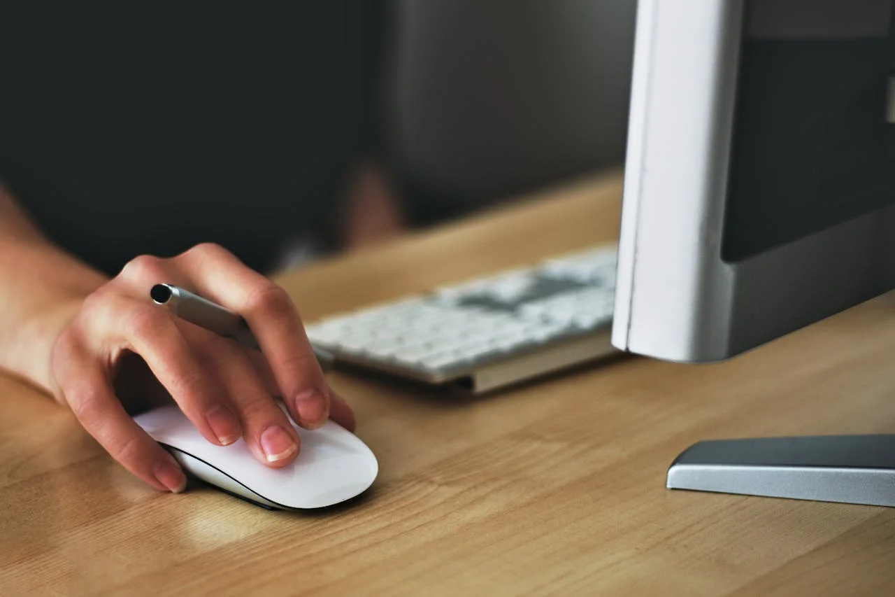 How to Create a Graphic Design Contract: Fast and Professionally