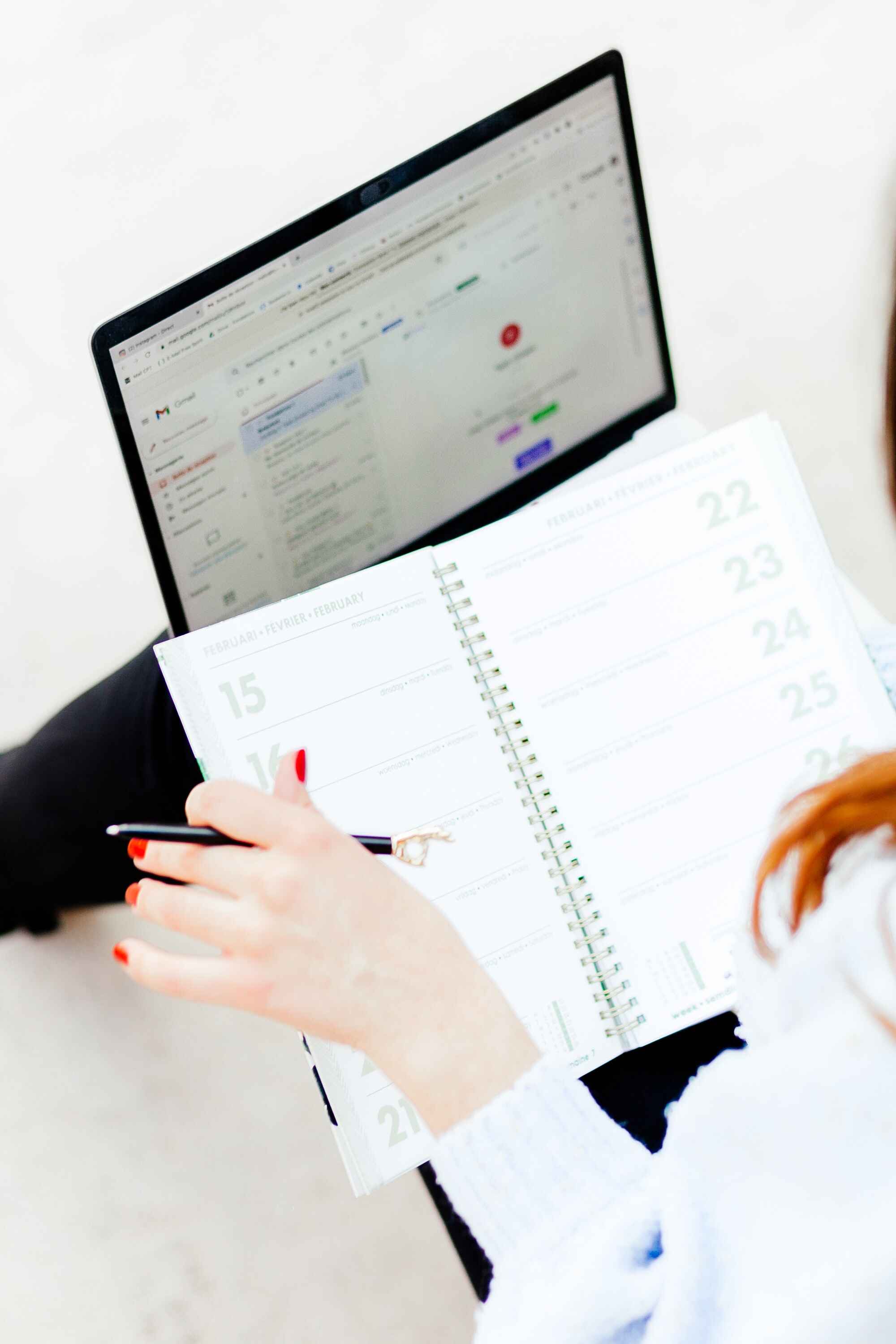 How to Write an Invoice Email: Free Invoice Email Template