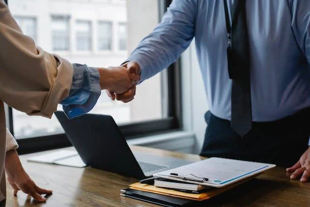 What is an Employment Contract: Everything You Need to Know